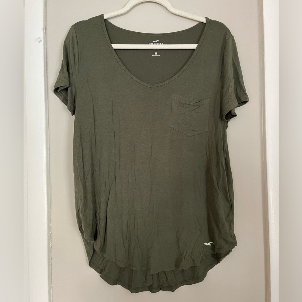 Green Hollister t shirt